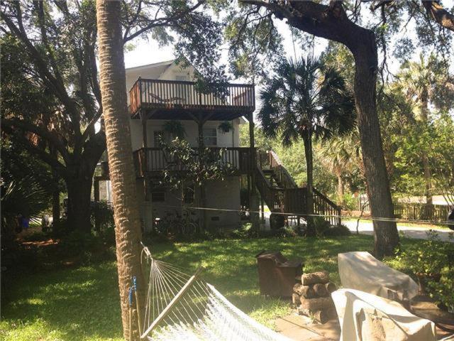 The Treehouse At 10Th Villa ฟอลลีบีช ภายนอก รูปภาพ
